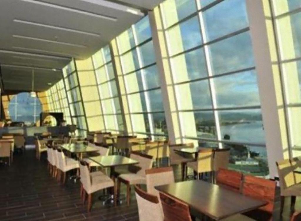 Hotel Dreams וולדיביה מסעדה תמונה The interior of the lounge