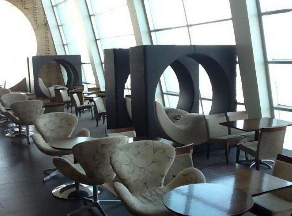 Hotel Dreams וולדיביה מראה חיצוני תמונה The interior of the lounge
