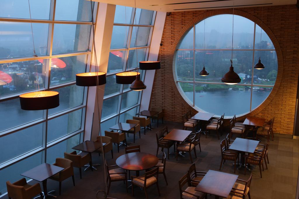 Hotel Dreams וולדיביה מראה חיצוני תמונה The interior of the restaurant