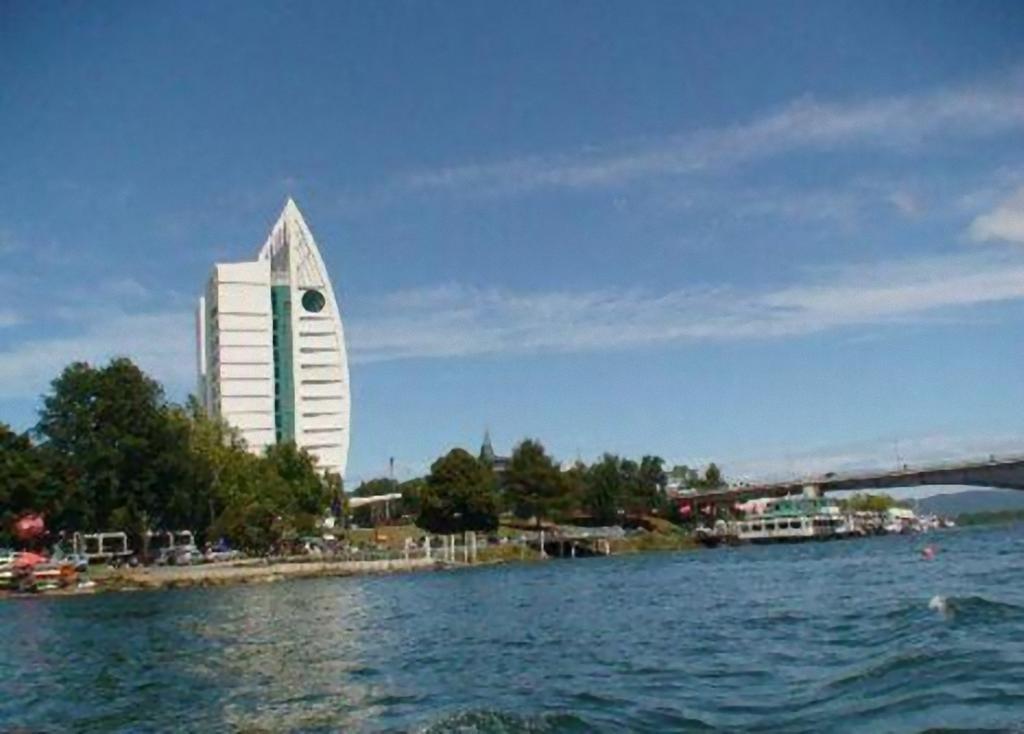 Hotel Dreams וולדיביה מראה חיצוני תמונה The Lake Washington Marriott