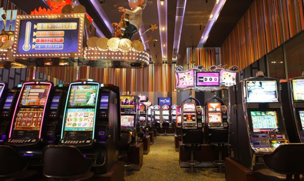 Hotel Dreams וולדיביה מראה חיצוני תמונה A pachinko parlor in Tokyo