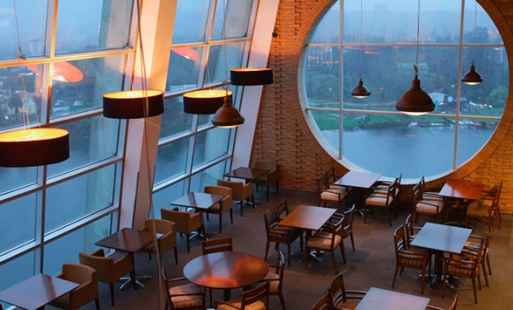 Hotel Dreams וולדיביה מראה חיצוני תמונה The interior of the restaurant