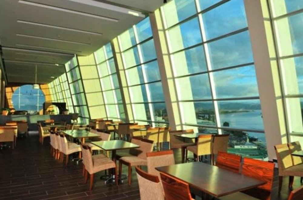 Hotel Dreams וולדיביה מראה חיצוני תמונה The 360° Restaurant