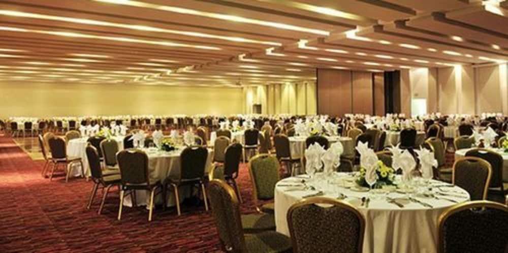 Hotel Dreams וולדיביה מראה חיצוני תמונה The Grand Ballroom