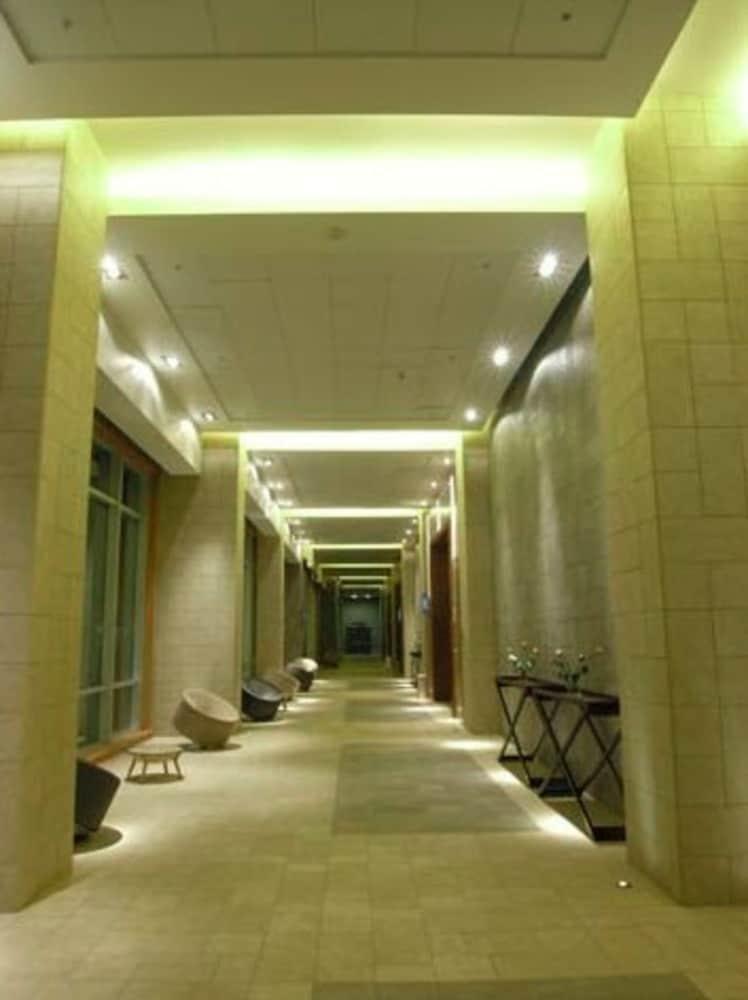Hotel Dreams וולדיביה מראה חיצוני תמונה A corridor at the hotel