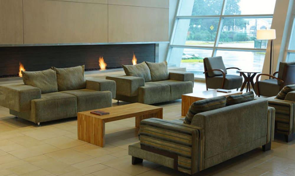 Hotel Dreams וולדיביה מראה חיצוני תמונה The lounge at the airport